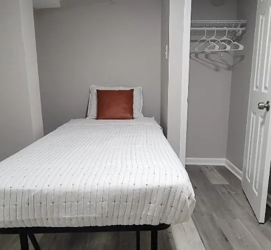 Hostal Avenue *
