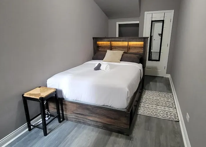 Avenue Hostal *